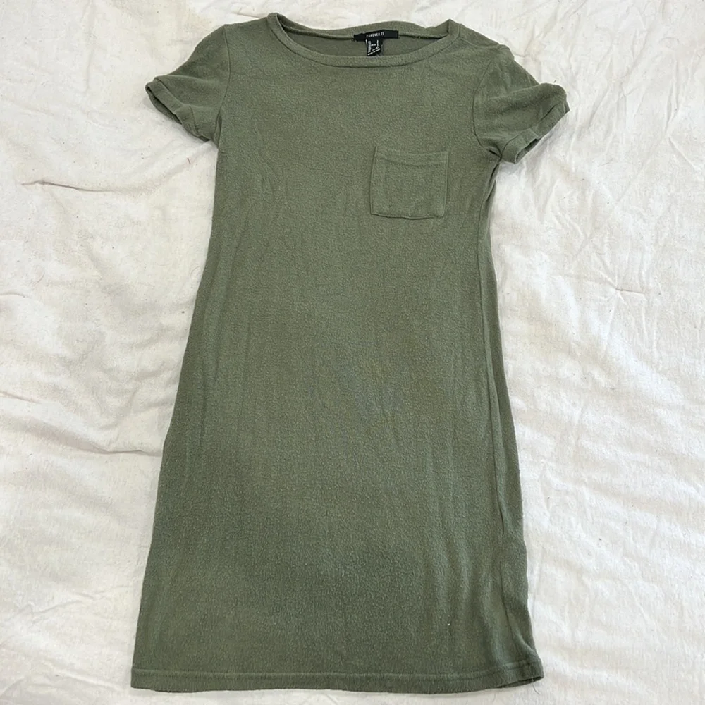 🛍 3/$10 Forever 21 Green Teeshirt dress - body con style - Picture 2 of 6